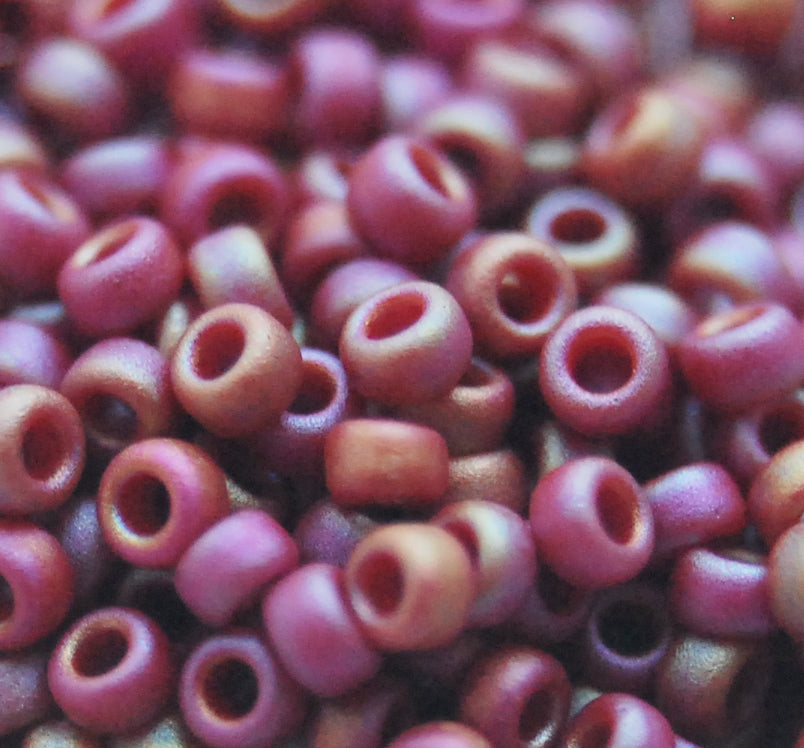 15-4696 Matte Opaque Glazed Trillium Red AB