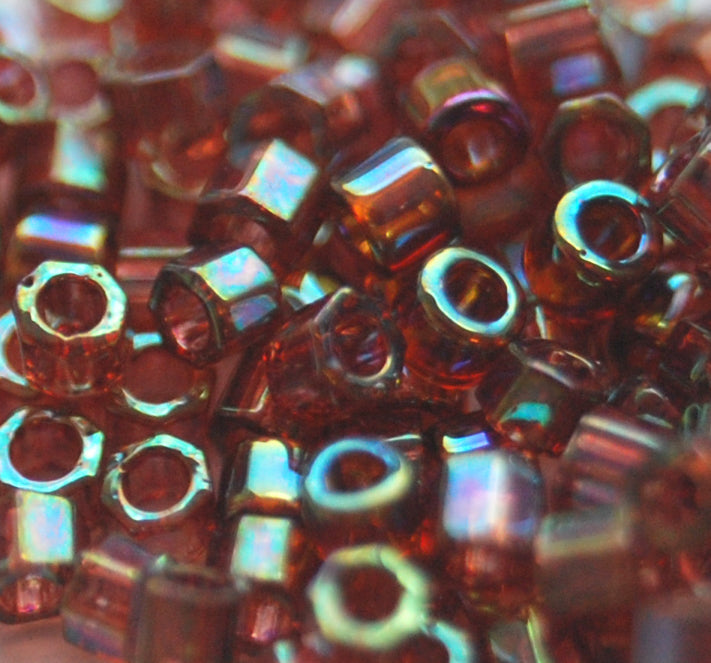 DBC-0116 Garnet Luster Hexcut