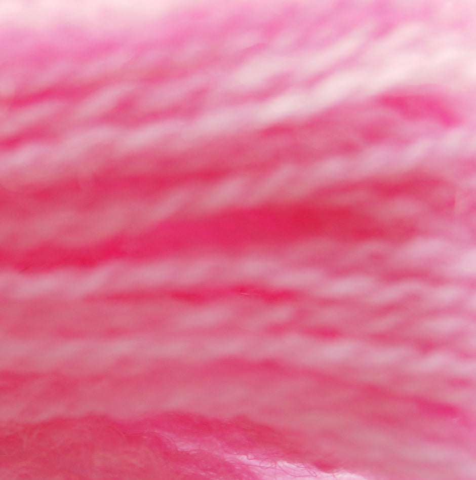 672 Appletons Crewel