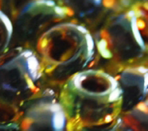 11-335 Cranberry Lined Peridot AB